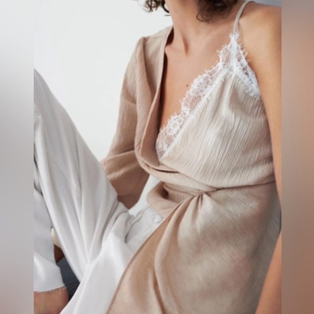 WOMEN'S Zara ASYMMETRICAL TOP Shirt BLOUSE WITH Lace SZ XL CHAMPAGNE COLOR $50 - Picture 3 of 6